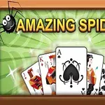 Herní grafika s logem AMAZING SPIDER, dvojicí kreslených pavouků a rozloženými hracími kartami