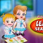 Dvě kreslené postavičky v modrobílých uniformách stojí v místnosti vedle cedule s nápisem Learn Seasons