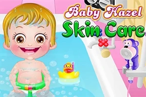 Dítě s blonďatými vlasy ve vaně obklopené hračkami, jako je žlutá kachnička, s nápisem Baby Hazel Skin Care