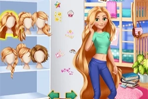 Dívka s dlouhými blond vlasy stojí vedle regálu s různými účesy v pokoji s palandou a knihami