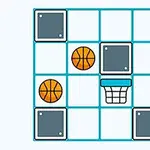 Basketbalový koš v mřížce s oranžovými míči a šedými bloky