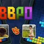 Barevné bloky a dvě profilové fotky proti sobě s nápisem VS uprostřed