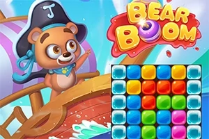 Kreslený medvěd s pirátskou čepicí na lodi vedle barevné mřížky s názvem Bear Boom
