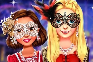Dvě usmívající se ženy v plesových maskách s ozdobami na hlavách v elegantních šatech