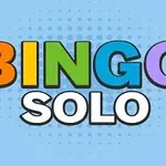 Barevný nápis BINGO SOLO na modrém pozadí s puntíkovaným vzorem