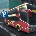Červený autobus parkuje v městském prostředí vedle dopravní značky P