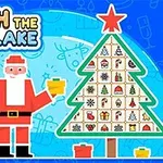 Santa Claus stojí vedle vánočního stromku s ozdobami a dárky na modrém pozadí