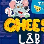 Kreslená myš s brýlemi vedle nápisu Cheese Lab s ukazatelem skóre v pozadí