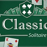 Karetní motivy na zeleném pozadí s nápisem Classic Solitaire