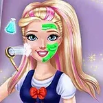 Dívka s blonďatými a růžovými pramínky vlasů ve školní uniformě, má obličejovou masku a je ve fázích ošetření pleti