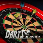 Šipky zapíchnuté na terči s nápisem Darts Pro Multiplayer