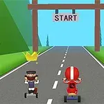 Tři kreslené postavy na motokárách na startu závodní dráhy s lesem v pozadí