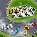 Auta driftující na závodní dráze s nápisem Drift Challenge uprostřed