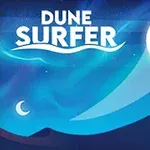 Modré noční nebe s velkým a malým bílým měsícem nad temnými dunami a textem DUNE SURFER nahoře
