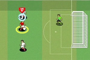 Dva kreslení fotbalisté na hřišti, jeden v červeném s míčem blízko branky, brankář ve zeleném