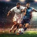 Dva fotbalisté soupeří o míč na osvětleném stadionu během deště