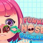 Dívka s růžovými vlasy je ve znepokojeném výrazu, zatímco jí byly z nosu vytaženy dva zelené nástroje s nápisem Funny Nose Surgery