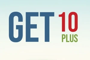 Text GET 10 PLUS na světle modrém pozadí