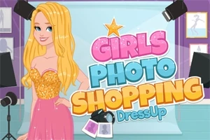 Dívka s dlouhými blond vlasy v šatech stojí před nápisem Girls Photo Shopping DressUp s fotografickým vybavením na pozadí