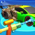Zelené auto je očišťováno proudem vody z vodní pistole