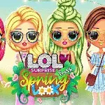 Čtyři panenky s barevnými vlasy a slunečními brýlemi stojí před textem LOL Surprise Spring, obklopené květinovými motivy