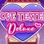 Fialové srdce s nápisem Love Tester Deluxe na růžovo-bílém pozadí
