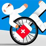 Osoba v bílém obvazu sedící na vozíku s červeným kufříkem s bílým křížem