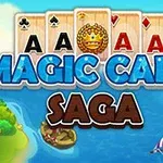 Karty s různými symboly a nápis Magic Card Saga na pozadí řeky a barevné lodi