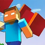 Kostkovaná postava ve světlém tričku drží zlatý krumpáč s pixelovým mrakem na modré obloze v pozadí