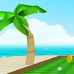 Palma na dřevěné plošině vedle minigolfového hřiště s míčkem, praporem a zlatou mincí u moře