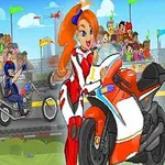Žena s oranžovými vlasy stojí vedle motorky na závodní dráze s dalšími závodníky a diváky v pozadí