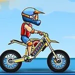 Motocyklový závodník v helmě a ochranném oblečení na modré motorce na závodní dráze