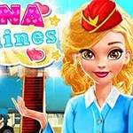 Letuška s blond vlasy a modrou uniformou stojí před letadlem, s nápisem „Nina Airlines“ nahoře