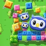 Barevné bloky a kreslené sovy na zeleném pozadí s motivem lesa