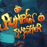 Nápis Pumpkin Smasher ve stylizovaném písmení obklopený kreslenými dýněmi s obličeji na tmavém pozadí