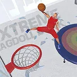 Muž v červeném sportovním oblečení skáče na trampolíně s basketbalovým míčem ke koši