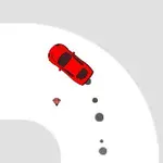 Červené auto driftující na bílé silnici s černými stopami pneumatik