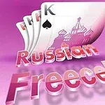 Tři karty s motivem černého krále a ruské architektury na růžovém pozadí s textem Russian Freecell