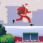 Santa Claus běží s pytlem dárků po zasněžené střeše města