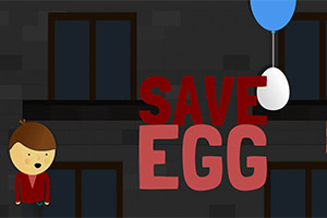 Chlapec vedle velkého nápisu SAVE EGG, s vejcem připevněným k modrému balónku na tmavém pozadí budovy