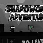 Stínová postavička stojící vedle šipky s nápisem Shadoworld Adventure na tmavém pozadí hor