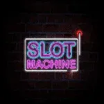 Neonový nápis SLOT MACHINE na pozadí tmavé cihlové zdi