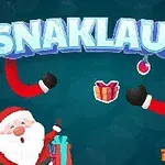 Santa Claus držící dárky s vánočním stromkem a nápisem SNAKLAUS na modrém pozadí