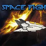 Bílá vesmírná loď na pozadí kosmické bouře s nápisem Space Fighter nahoře