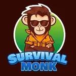 Kreslený opice s brýlemi a šátkem, s nápisem SURVIVAL MONK ve spodní části