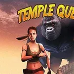 Žena v akčním postoji před obřím gorilou na pozadí s nápisem TEMPLE QUEST