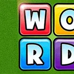 Čtyři barevné čtverce s písmeny „W“, „O“, „R“ a „D“ na zeleném pozadí