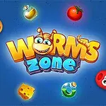 Barevné červi obklopující název Worms Zone uprostřed, doplněné různými ikonami jídla a předmětů na modrém pozadí